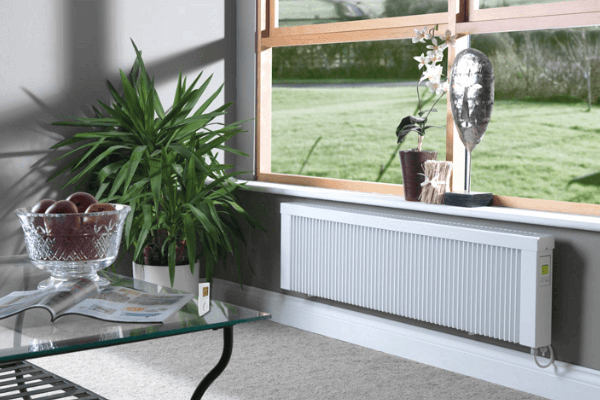 Flächenspeicherheizung Technotherm TT-KS weiß niedrige Elektroheizung unter Fenster